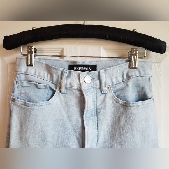 High Waisted Light Wash Raw Hem Cropped Flare Jeans size 4 - Picture 8 of 8